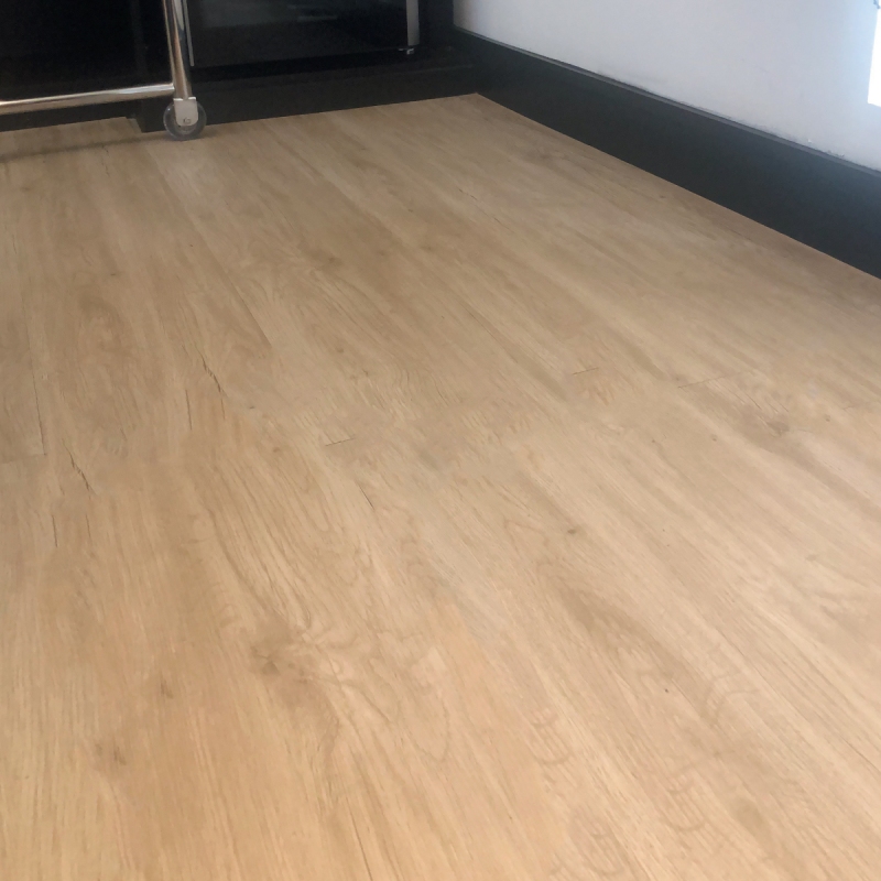 Piso Vinílico Graddus SPC Click Madeira de Noz 5mm x 22,86cm x 122,00cm